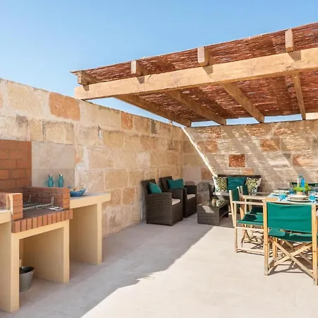 Cala'n Blanes Sleeps 6 With Pool And Air Con *