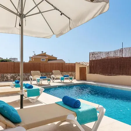 Cala'n Blanes Sleeps 6 With Pool And Air Con